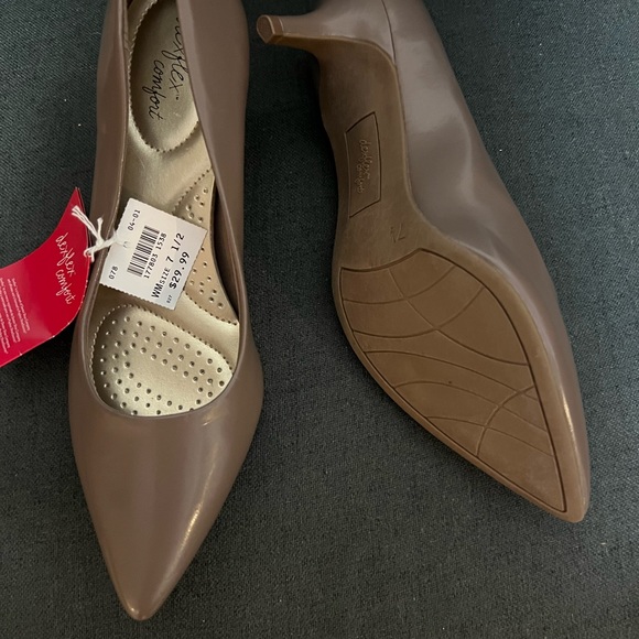 Women’s dress shoes size 7.5 - Picture 2 of 3